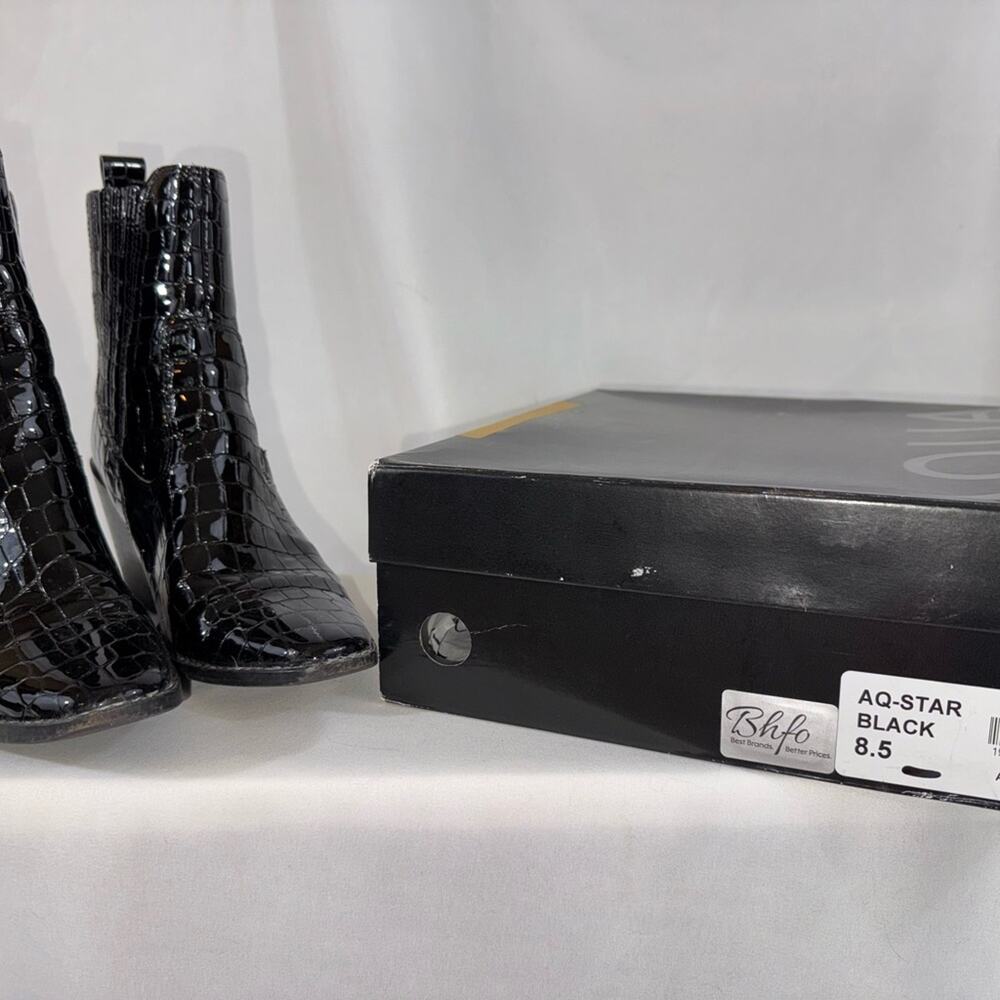 AQ-Star Black Croc-Embossed Ankle Boots